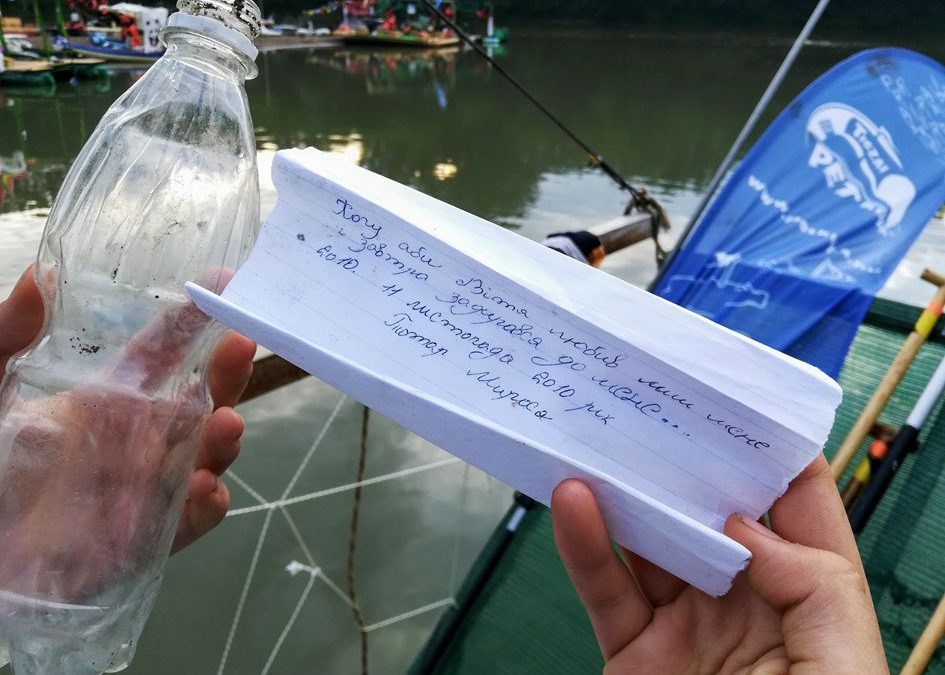 Jeladó palackokkal kutatja a hulladék útját a PET Kupa